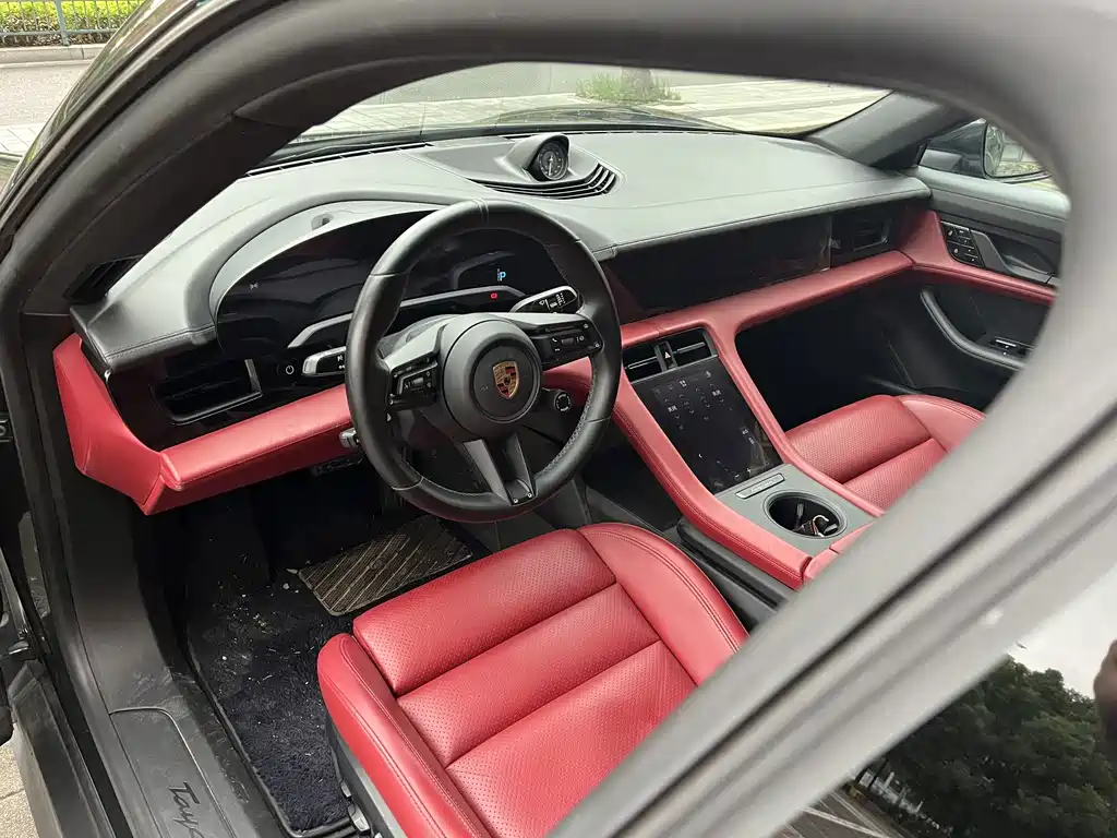 Porsche Taycan — миниатюра 8