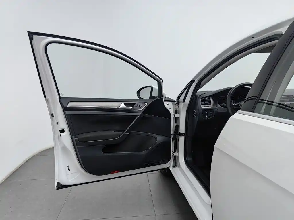 Volkswagen Golf — миниатюра 8