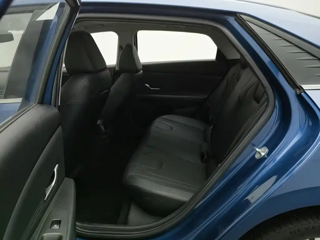 Hyundai Elantra — миниатюра 15