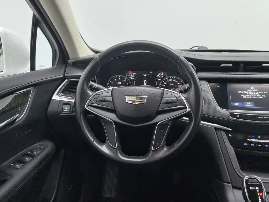 Cadillac XT5 — миниатюра 11