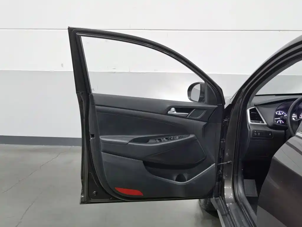 Hyundai Tucson — миниатюра 8