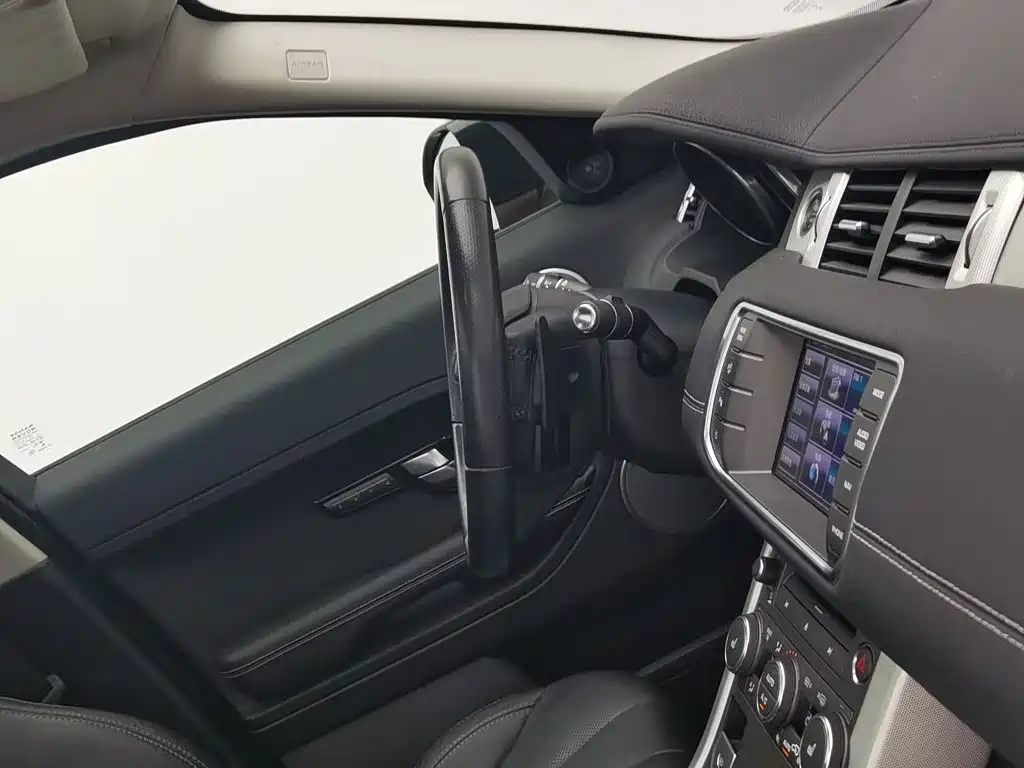 Land Rover Evoque (Import) — миниатюра 22