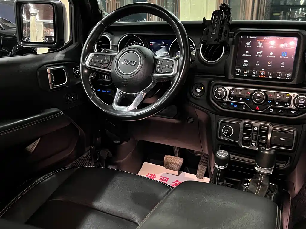 Jeep Wrangler PHEV — миниатюра 20