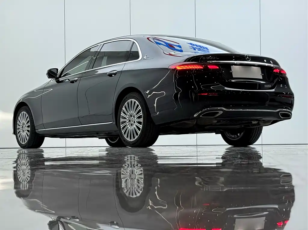 Mercedes-Benz E-Class — миниатюра 14