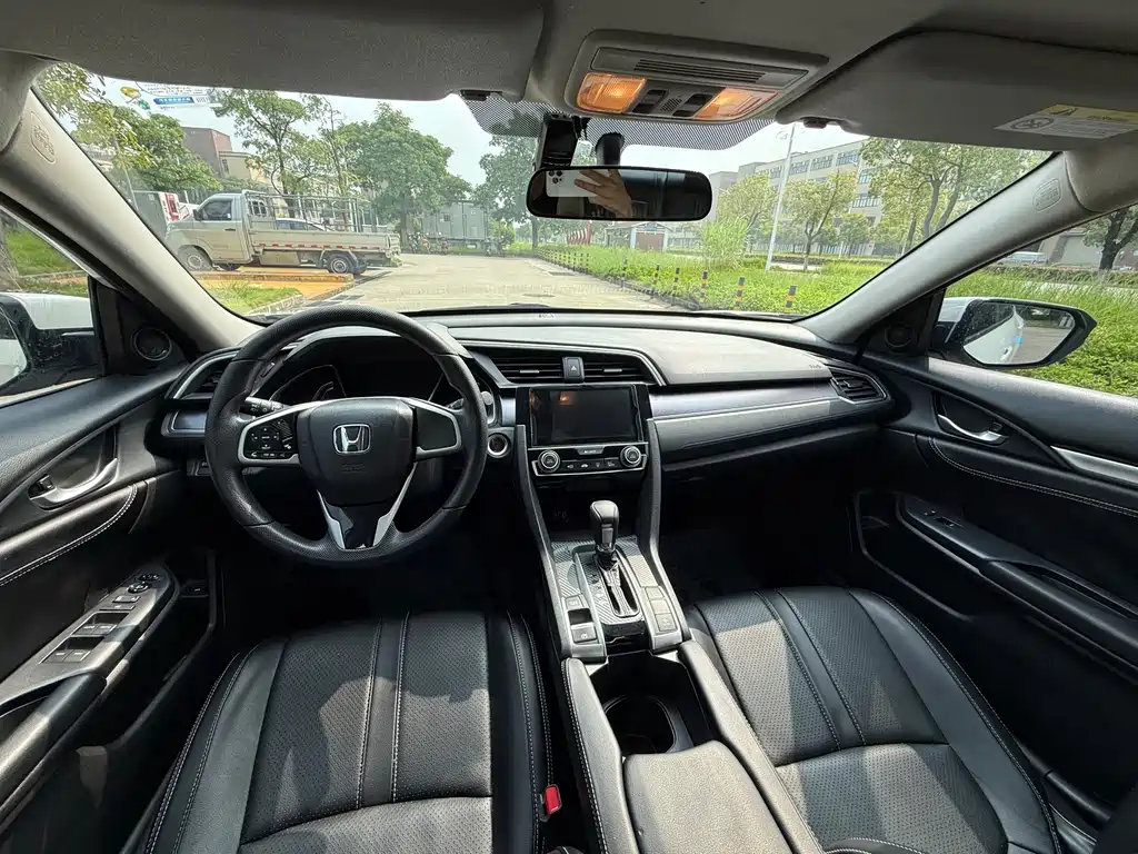 Honda Civic — миниатюра 8