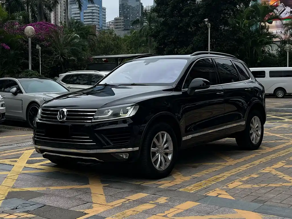 Купить Volkswagen Touareg