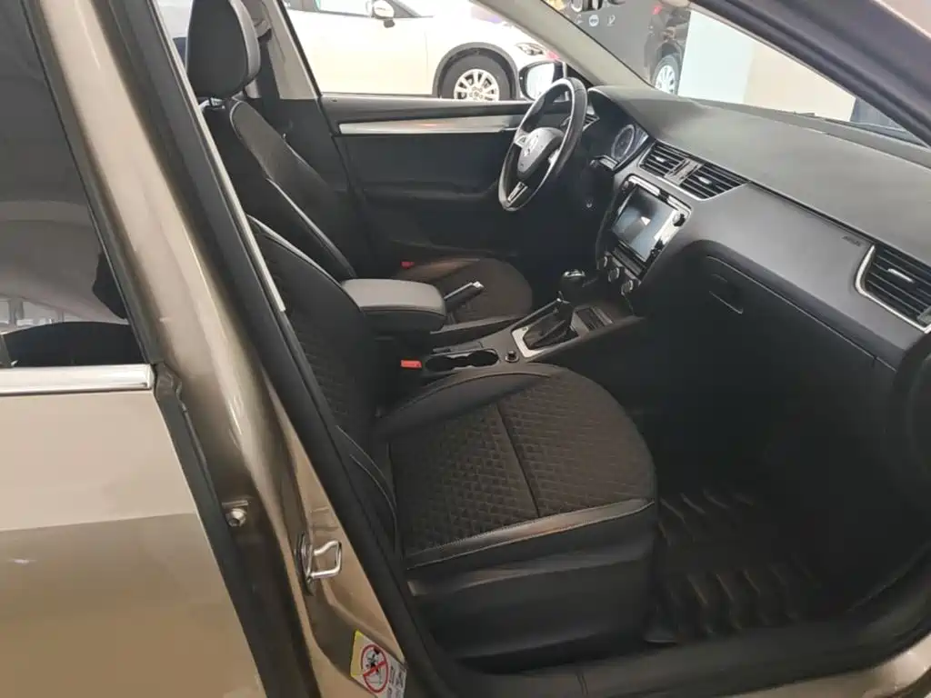 Skoda Octavia — миниатюра 25