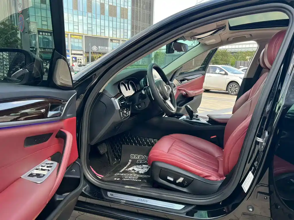BMW 5 Series — миниатюра 4