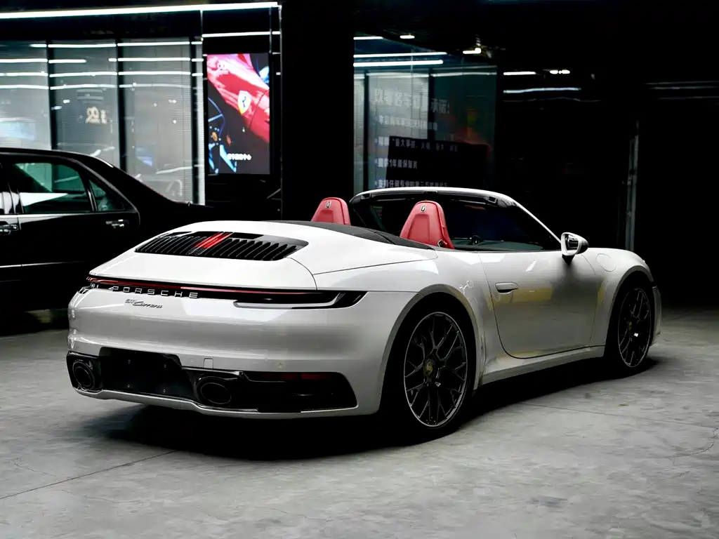 Porsche 911 2022 Carrera Cabriolet 3.0T