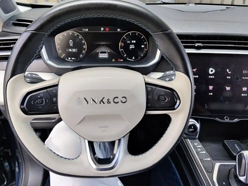 Lynk & Co 01 — миниатюра 3