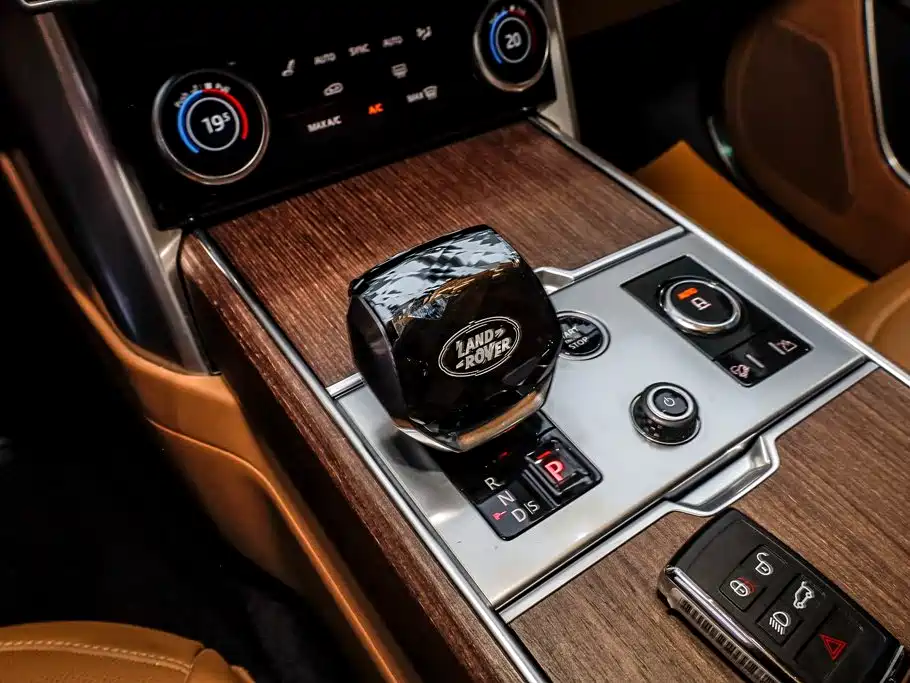 Land Rover Range Rover — миниатюра 17