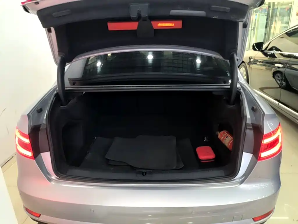Audi A4L — миниатюра 19