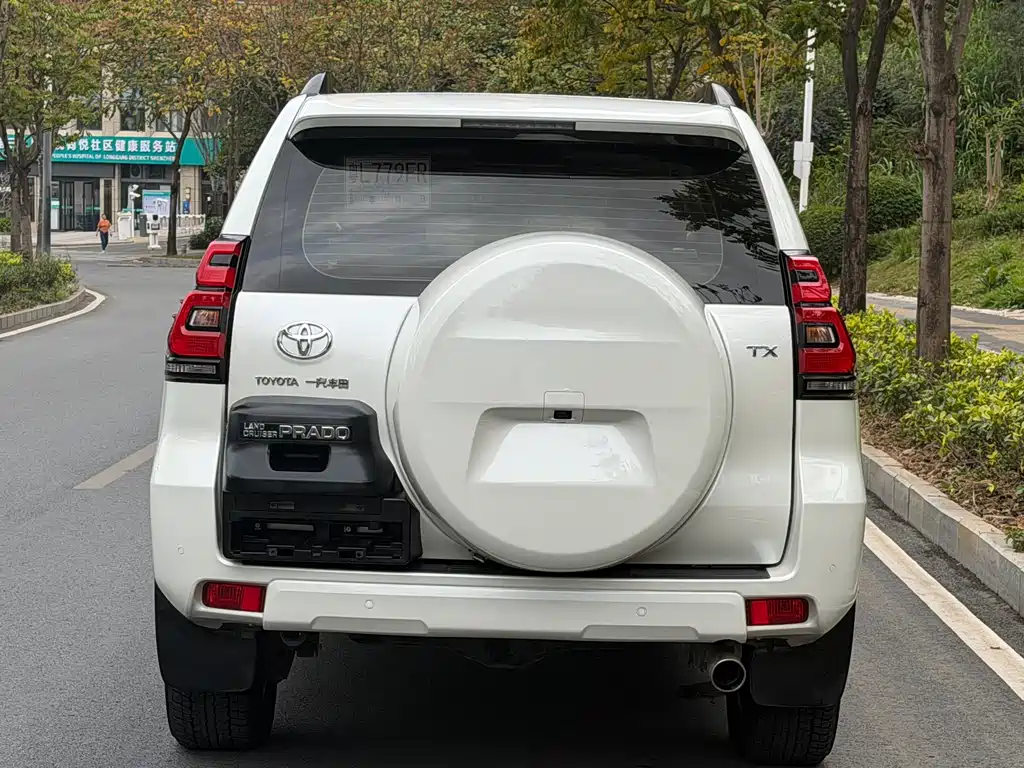 TOYOTA PRADO