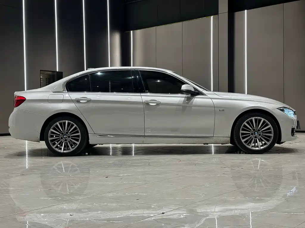 BMW 3 Series 3 2018 320Li Lead Luxury