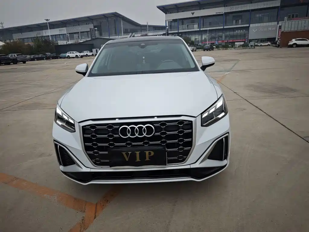 Audi Q2L — миниатюра 2