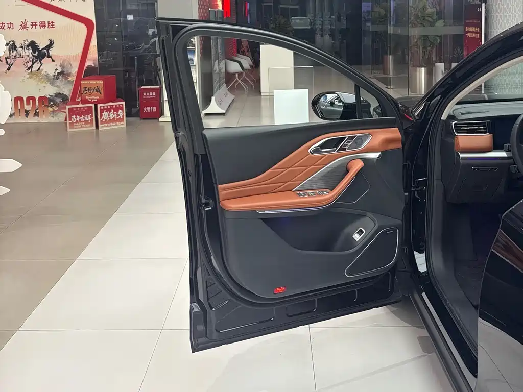 Hongqi HS7 PHEV 2024 2.0T PHEV 7 мест
