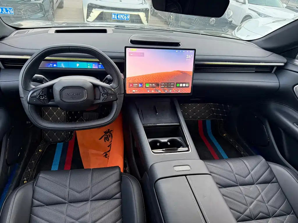 Lynk & Co 10 — миниатюра 6