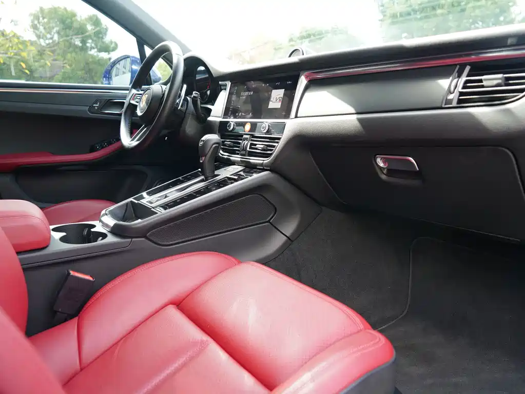 Porsche Macan — миниатюра 5