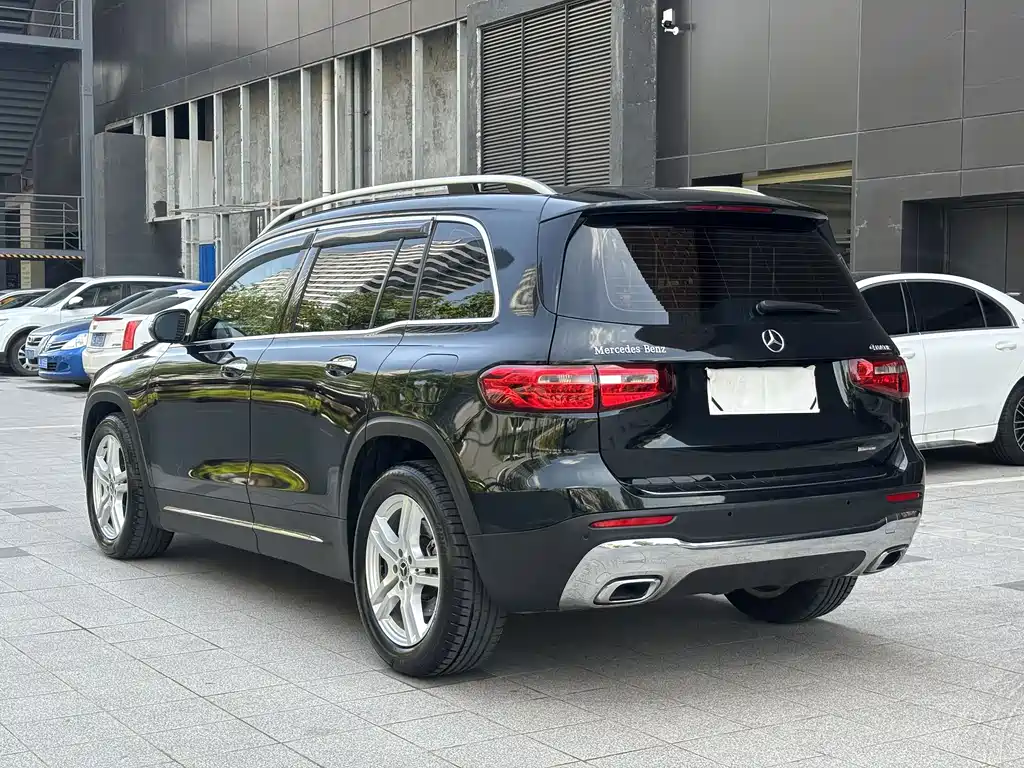 MERCEDES-BENZ  GLB