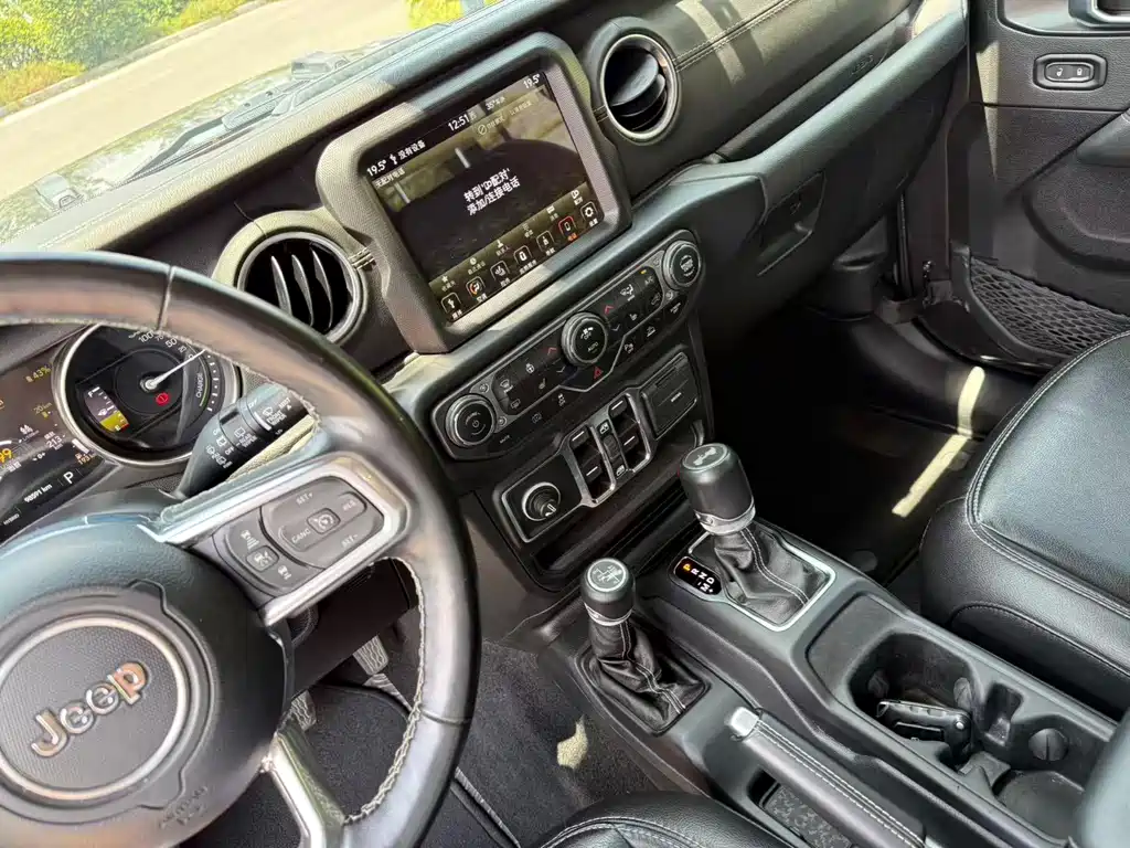 Jeep Wrangler PHEV — миниатюра 7