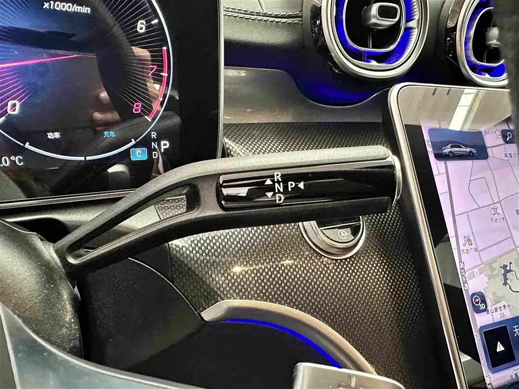 Mercedes-Benz C-Class — миниатюра 13