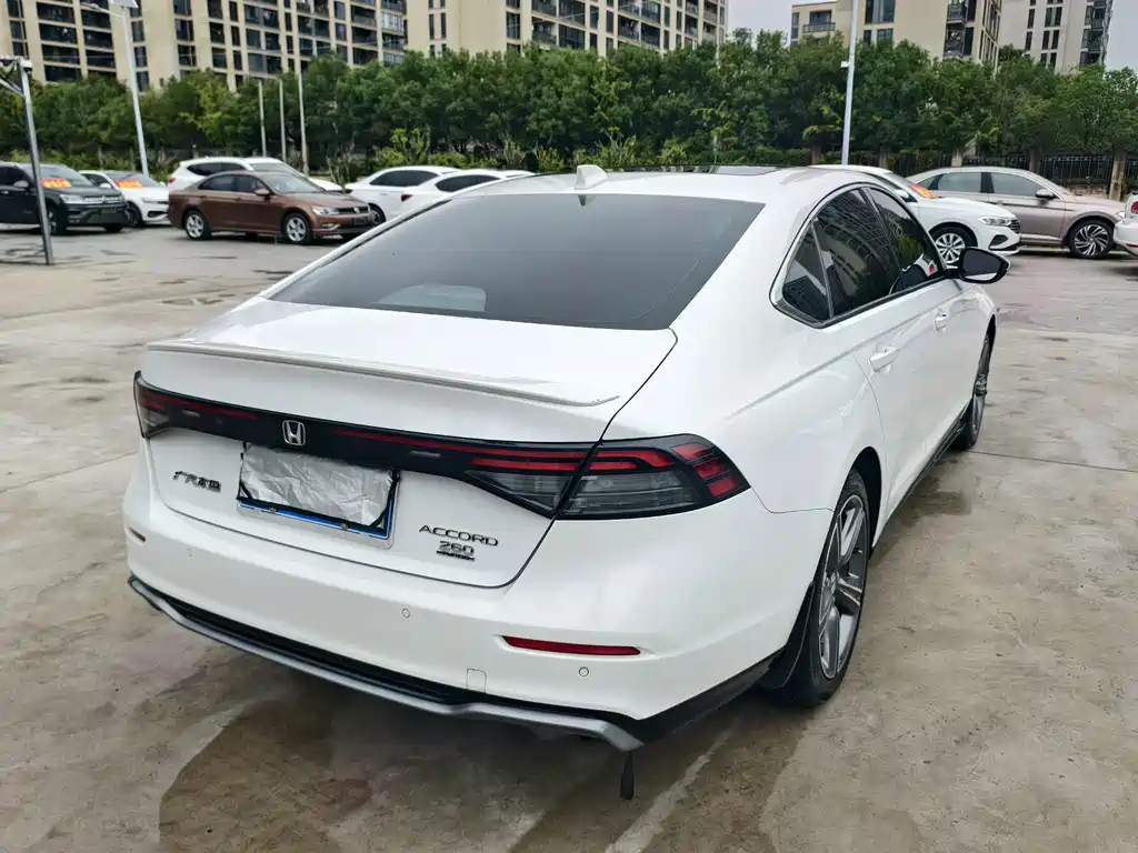 Honda Accord — миниатюра 5