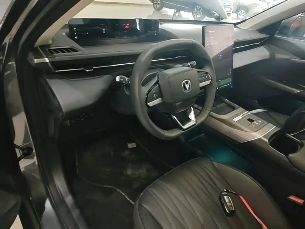 Changan Eado PHEV — миниатюра 10