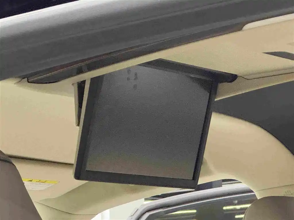 Toyota Alphard — миниатюра 21