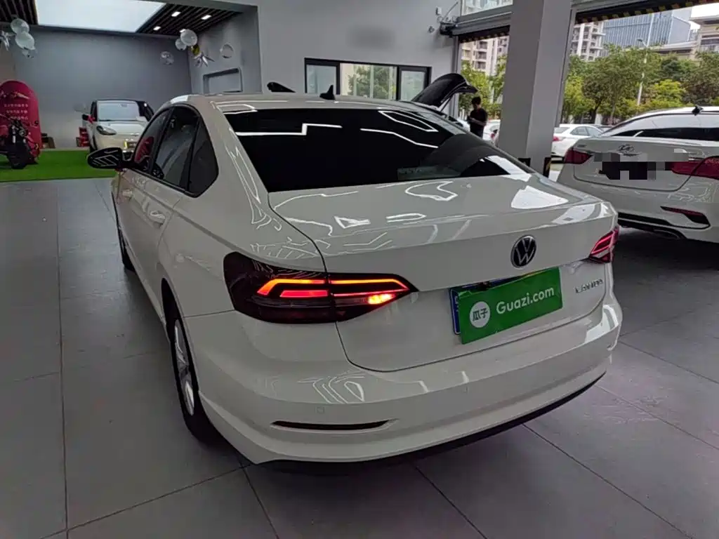 Volkswagen Lavida — миниатюра 5