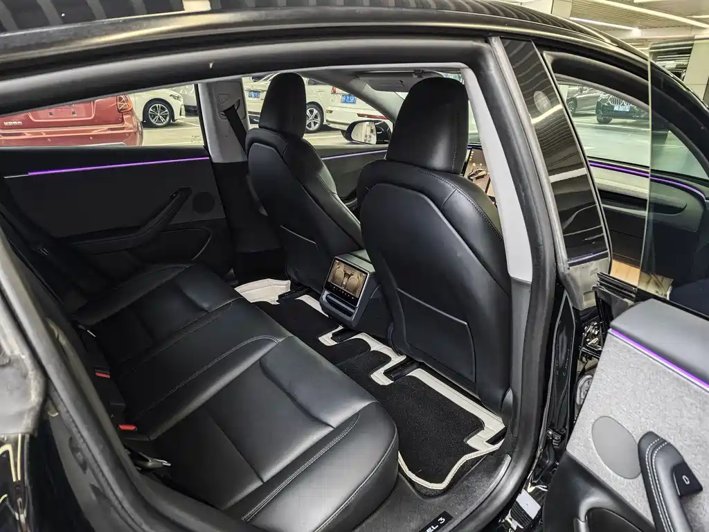 Tesla Model 3 — миниатюра 11
