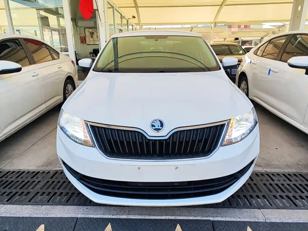 Skoda Rapid — миниатюра 3