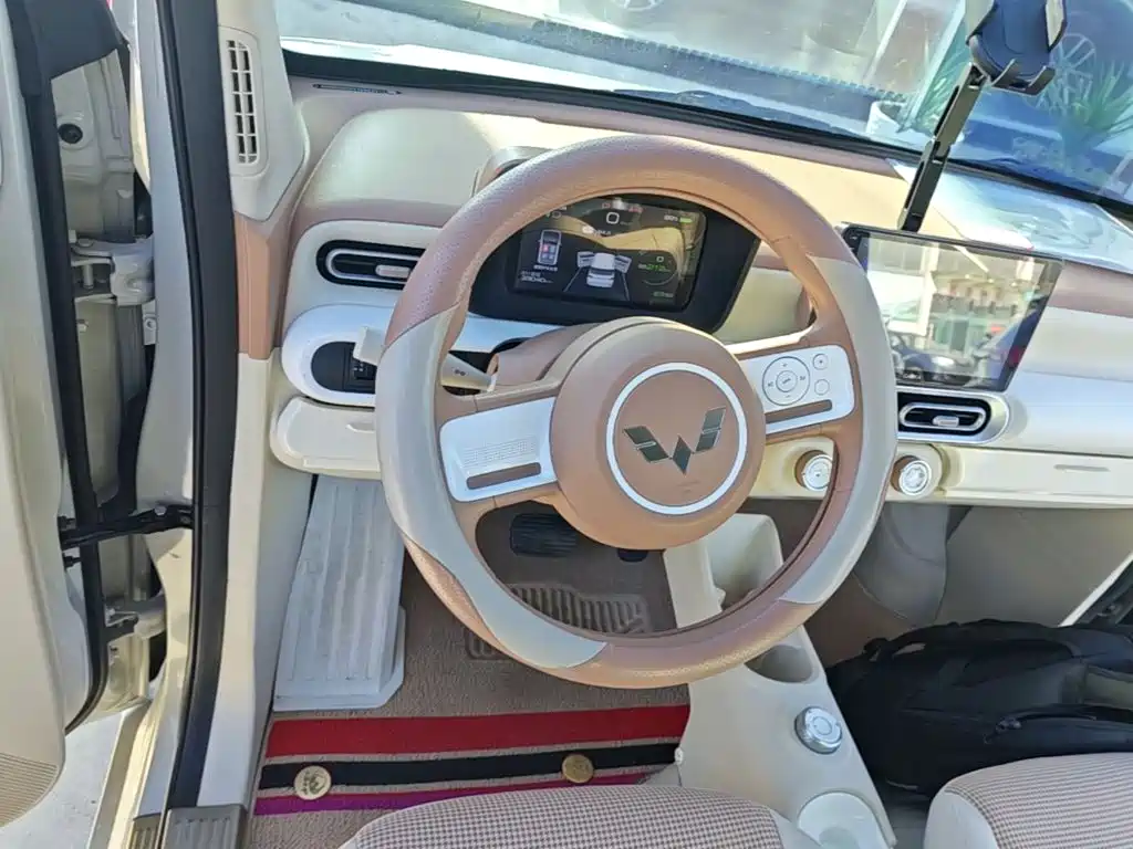 Wuling MINIEV — миниатюра 11