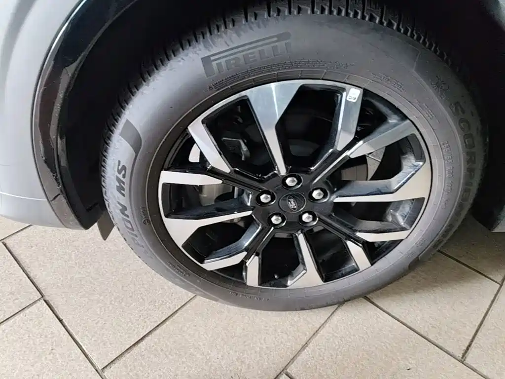 Ford Edge — миниатюра 23