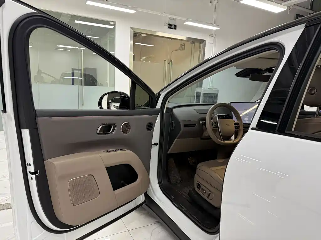 Li Auto Li i8 — миниатюра 8