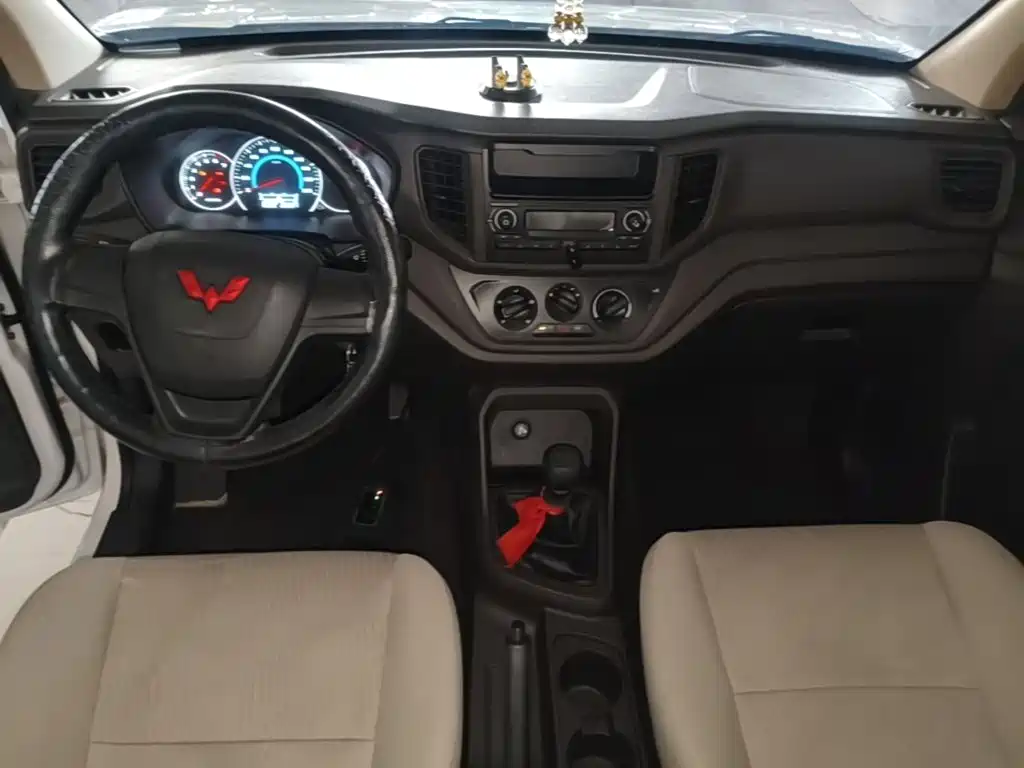 Wuling Hongguang V — миниатюра 10