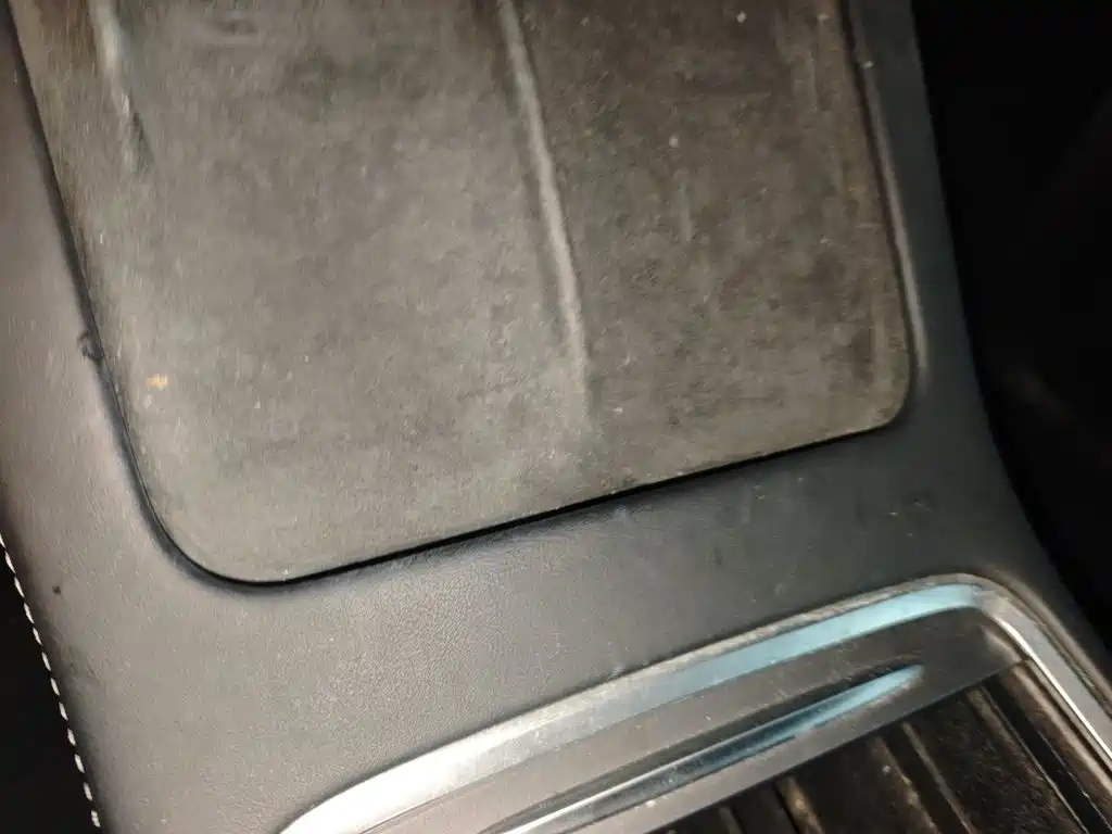 Tesla Model Y — миниатюра 12