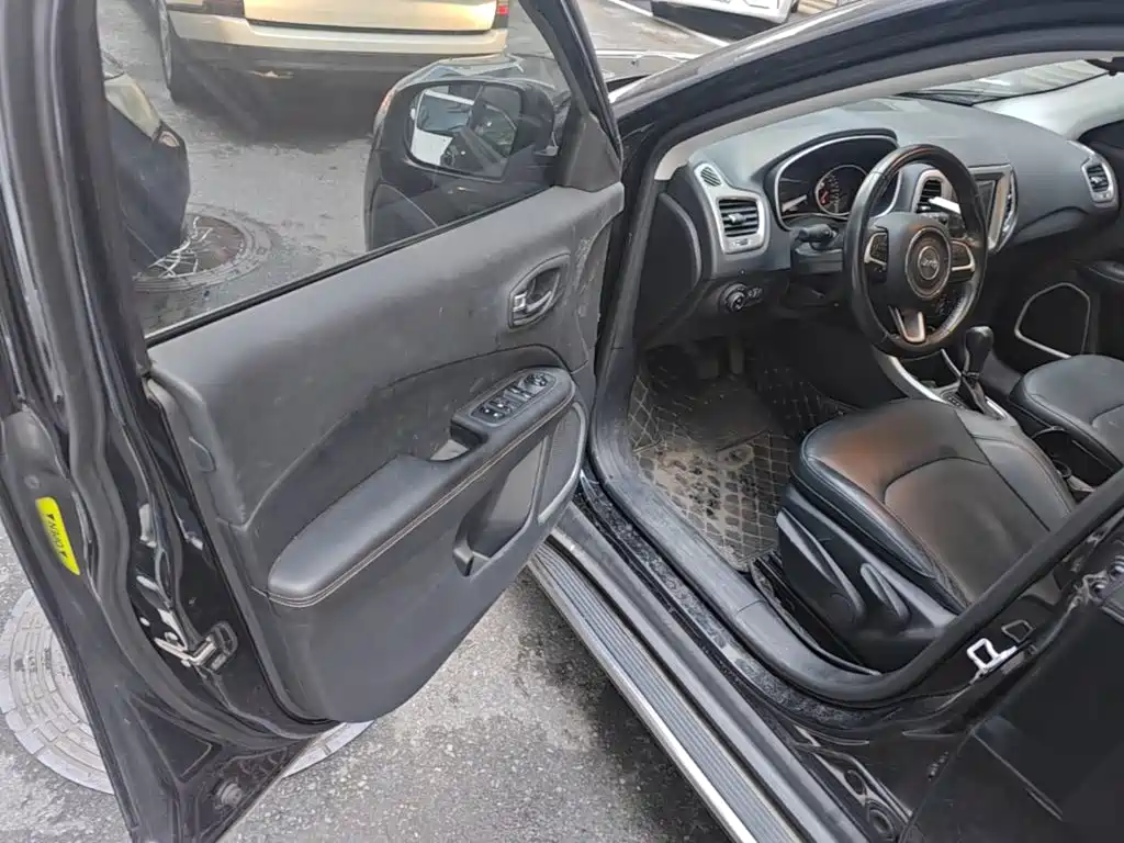 Jeep Compass — миниатюра 16