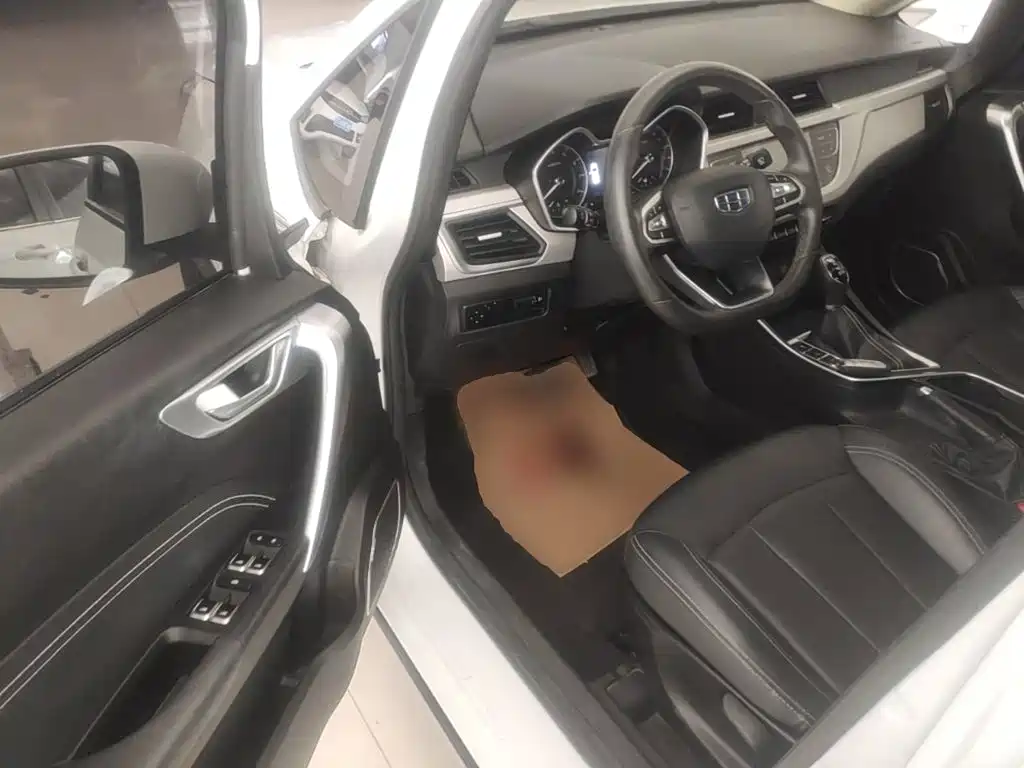 Geely Vision X3 — миниатюра 16