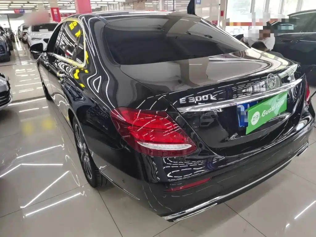 Mercedes-Benz E-Class — миниатюра 23