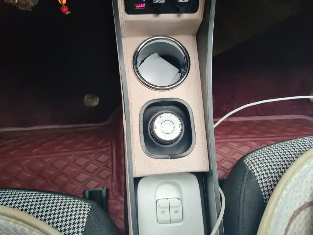Wuling MINIEV — миниатюра 10