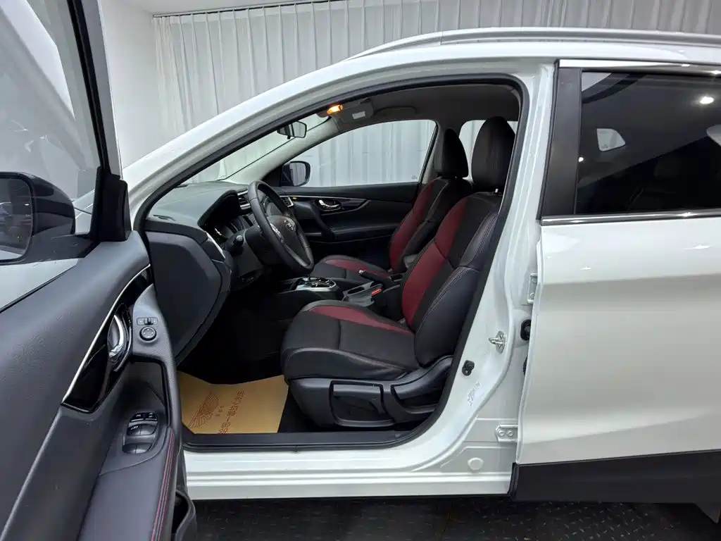 Nissan Qashqai — миниатюра 13