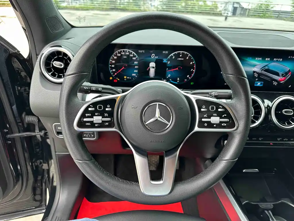 Mercedes-Benz GLB — миниатюра 14
