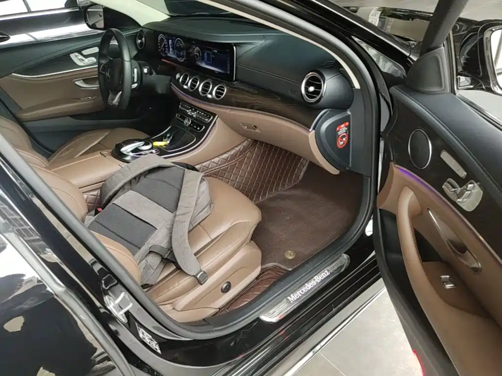 Mercedes-Benz E-Class — миниатюра 25