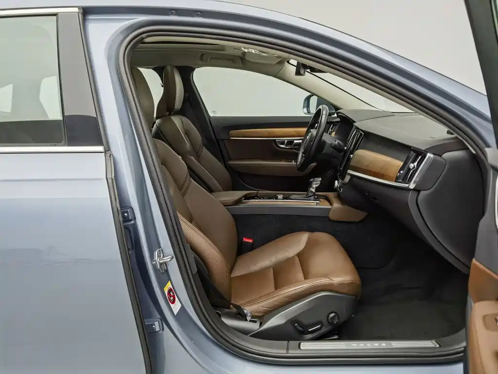 Volvo S90 — миниатюра 23