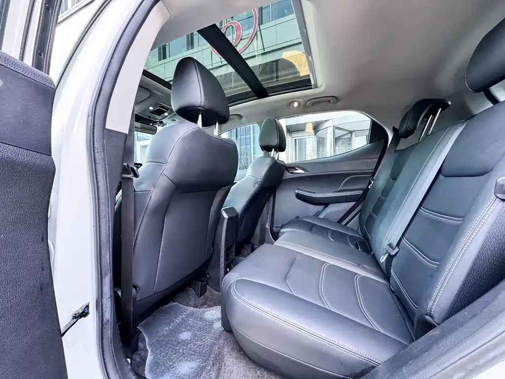 BYD Yuan EV — миниатюра 6