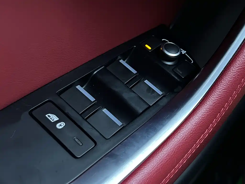 Jaguar XEL — миниатюра 12