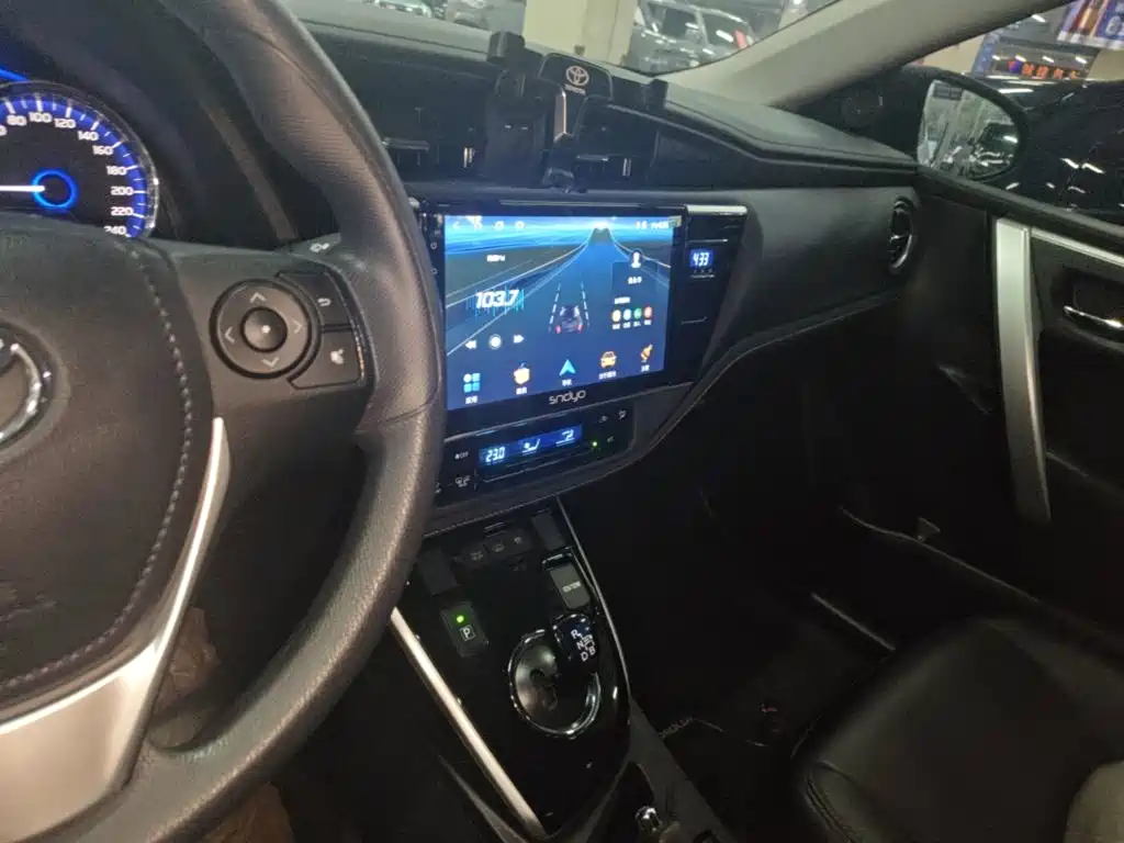 Toyota Corolla Hybrid — миниатюра 13