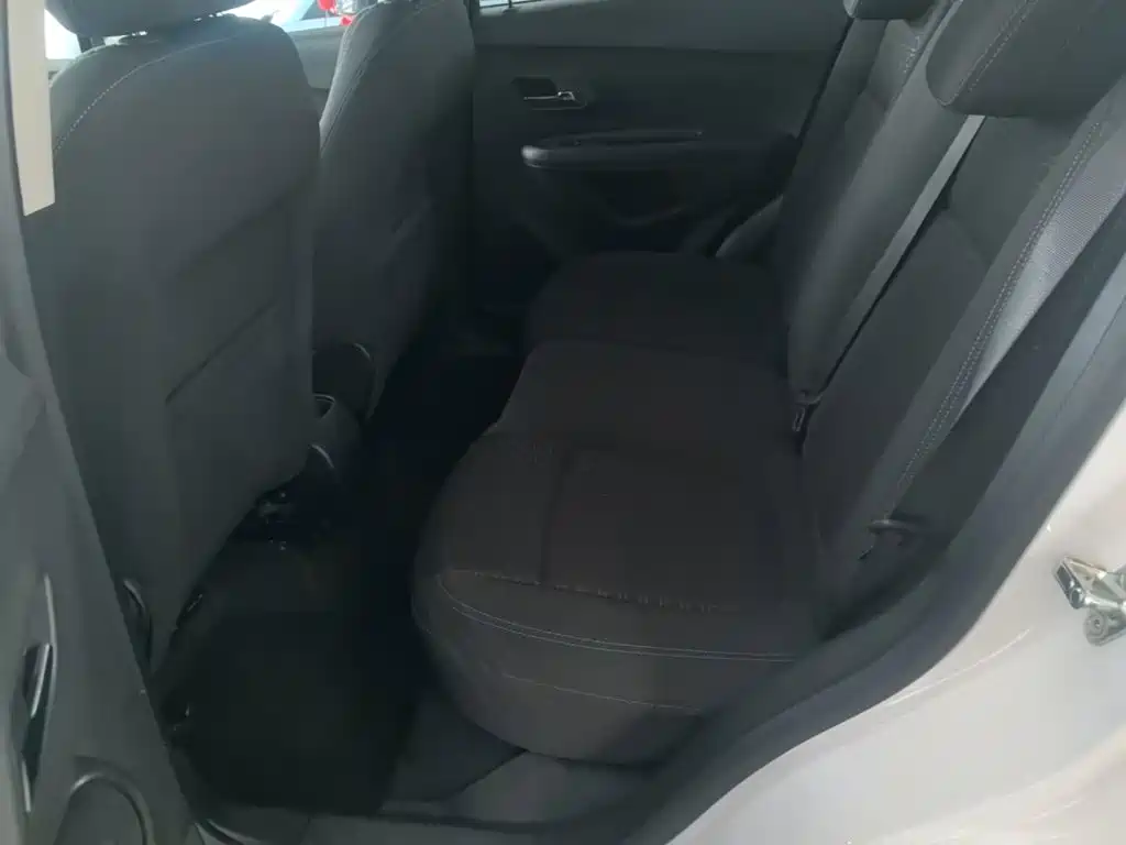 Chevrolet Trax — миниатюра 17