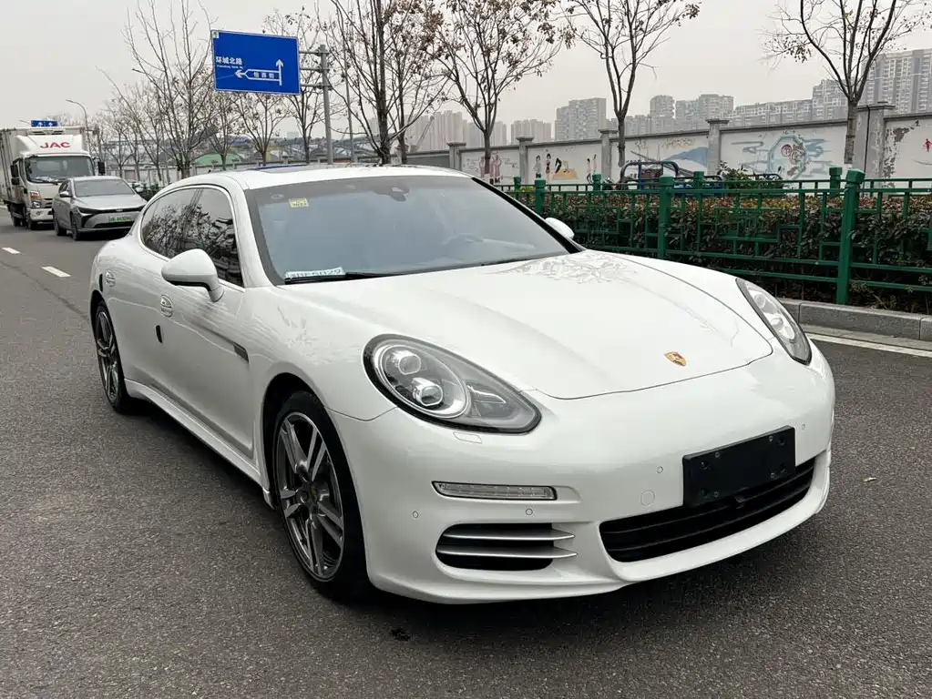 Porsche Panamera — миниатюра 3