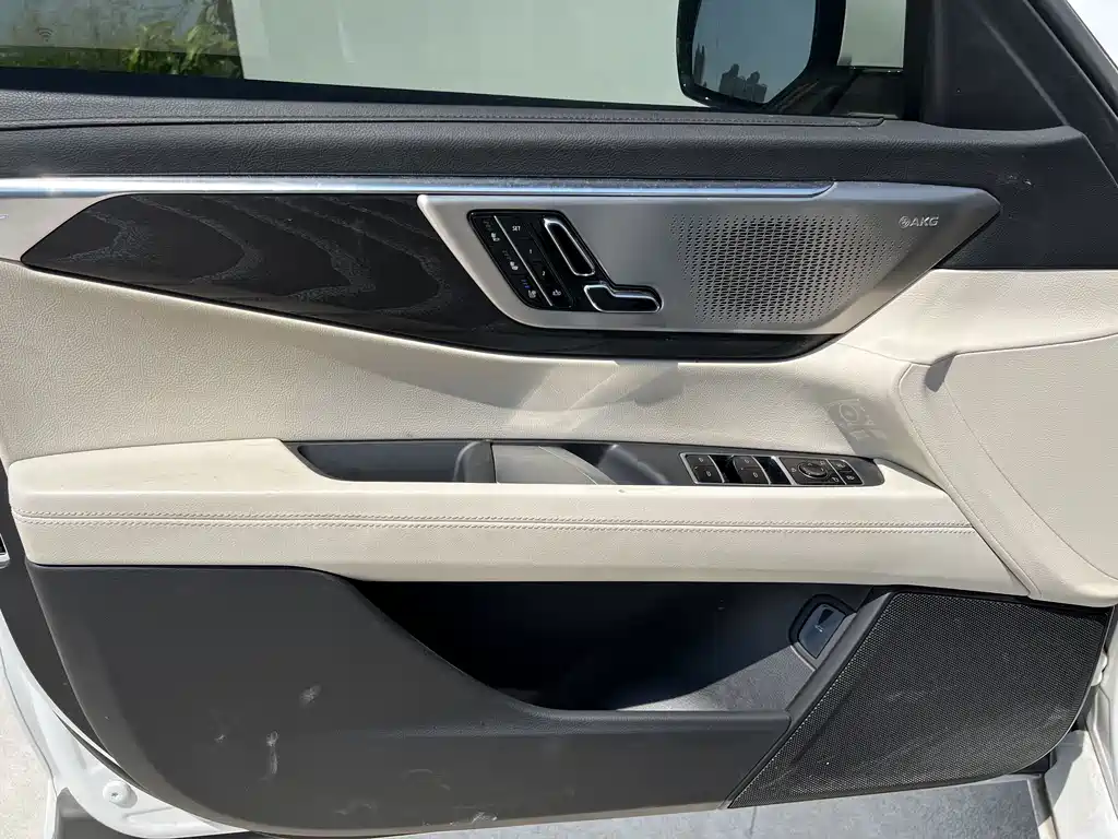 Cadillac CT6 — миниатюра 11